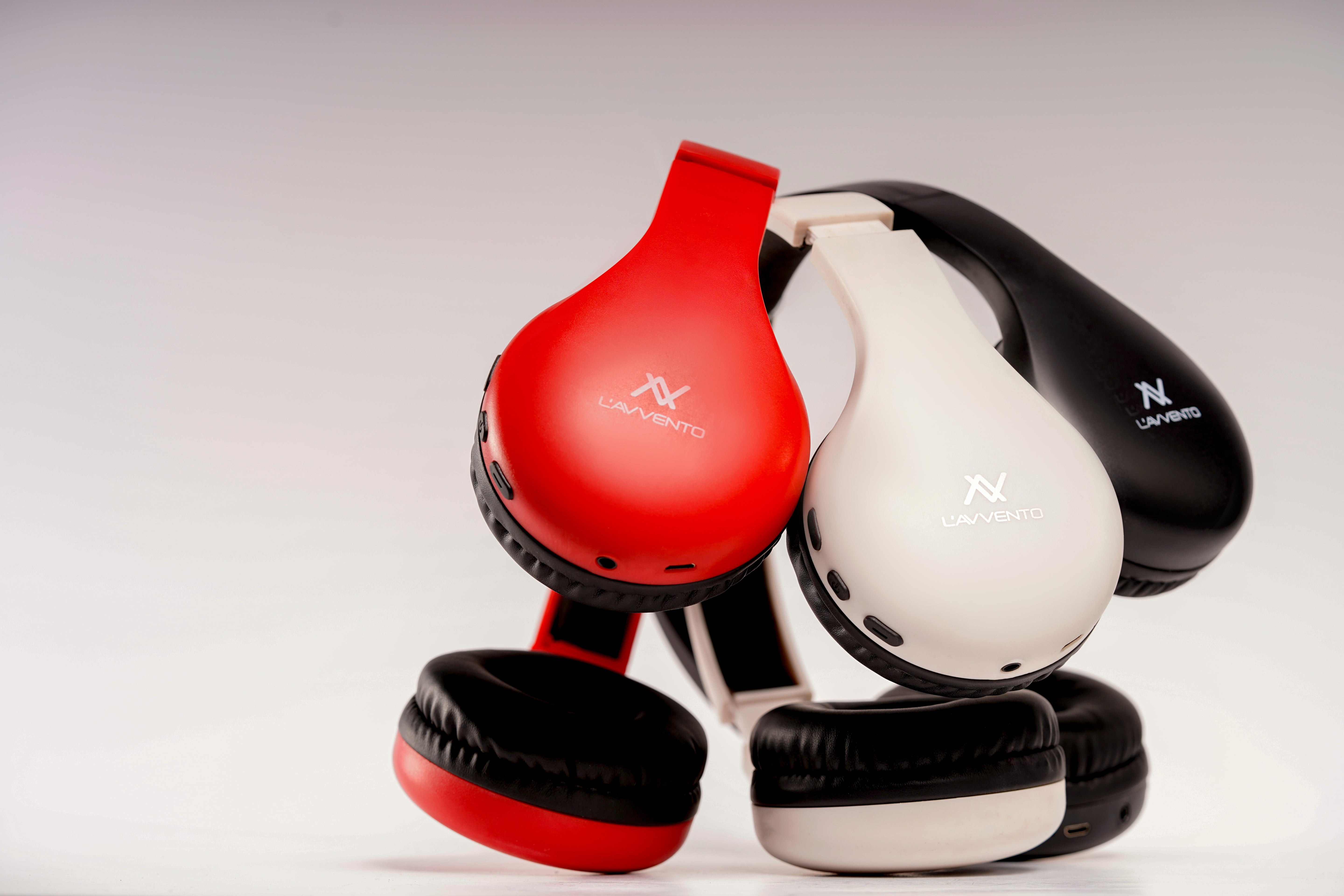 L'avvento Bluetooth Headphone , with Stereo plug , With 40mm Speaker Driver Battery Polymer Li-lon:300mAh  - Red