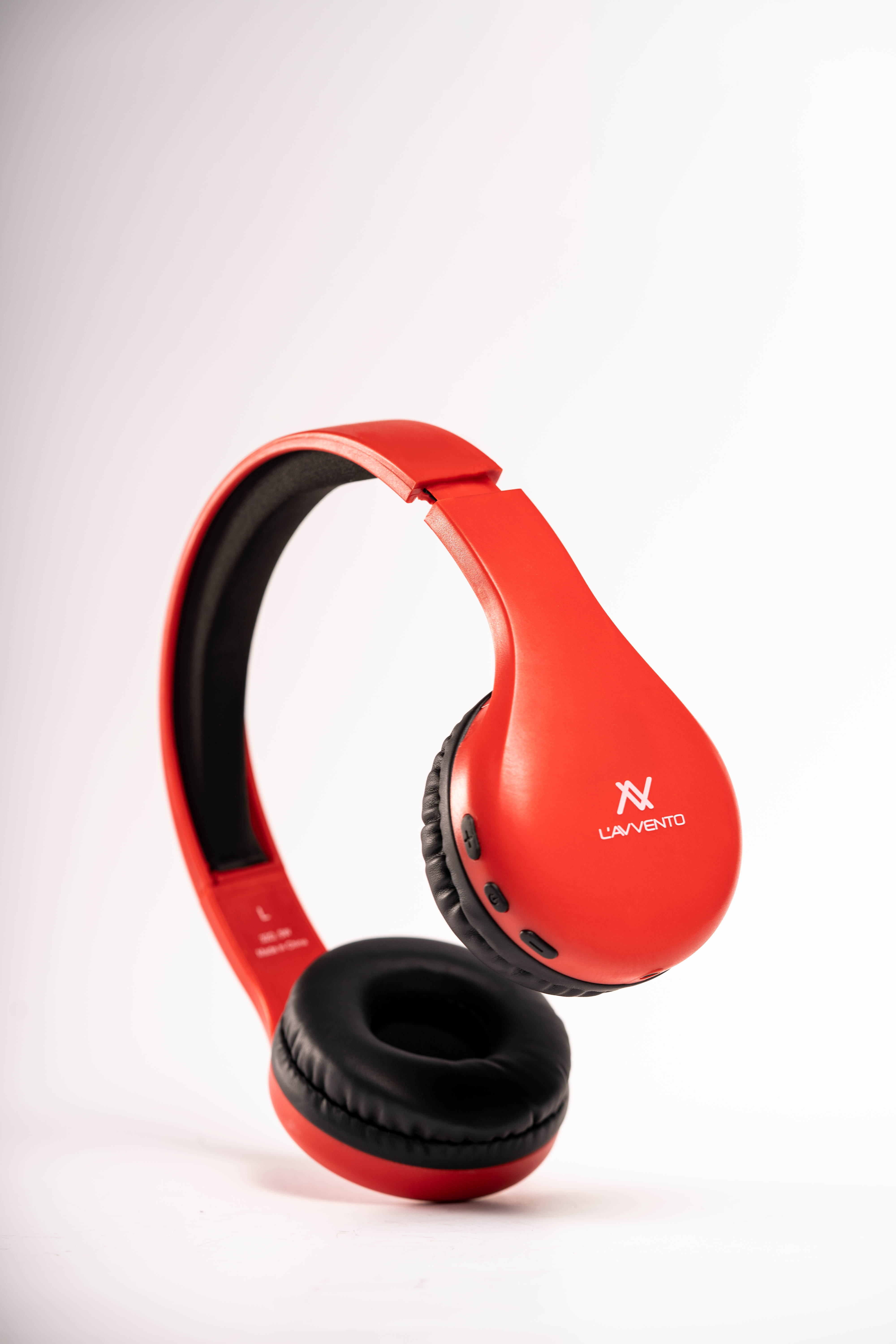 L'avvento Bluetooth Headphone , with Stereo plug , With 40mm Speaker Driver Battery Polymer Li-lon:300mAh  - Red