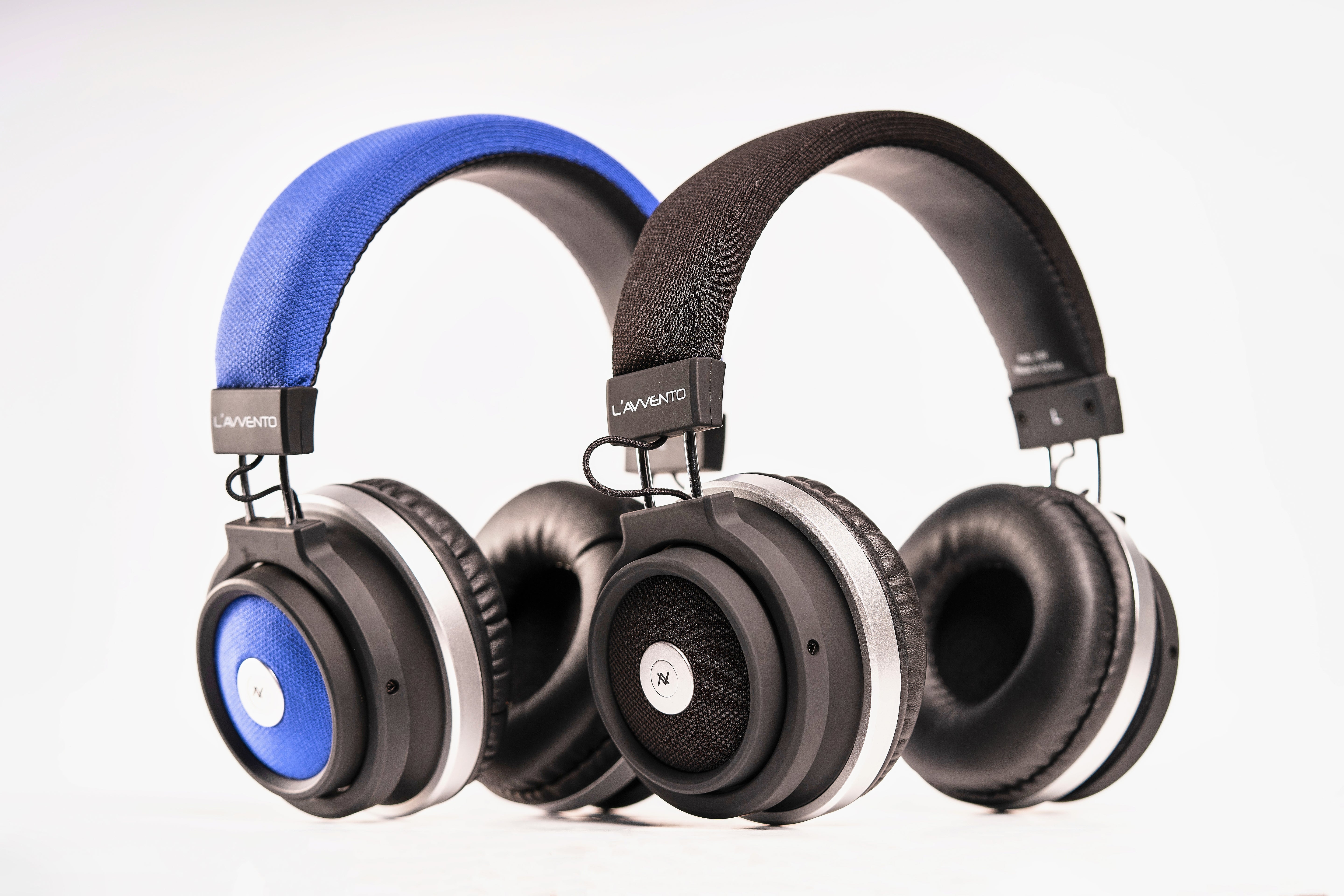L'avvento Wireless Headphone, Bluetooth 5.0 Headphone,With Metal band and 40mm Speaker size, Padded Leather headband And PU earmuffs. Black