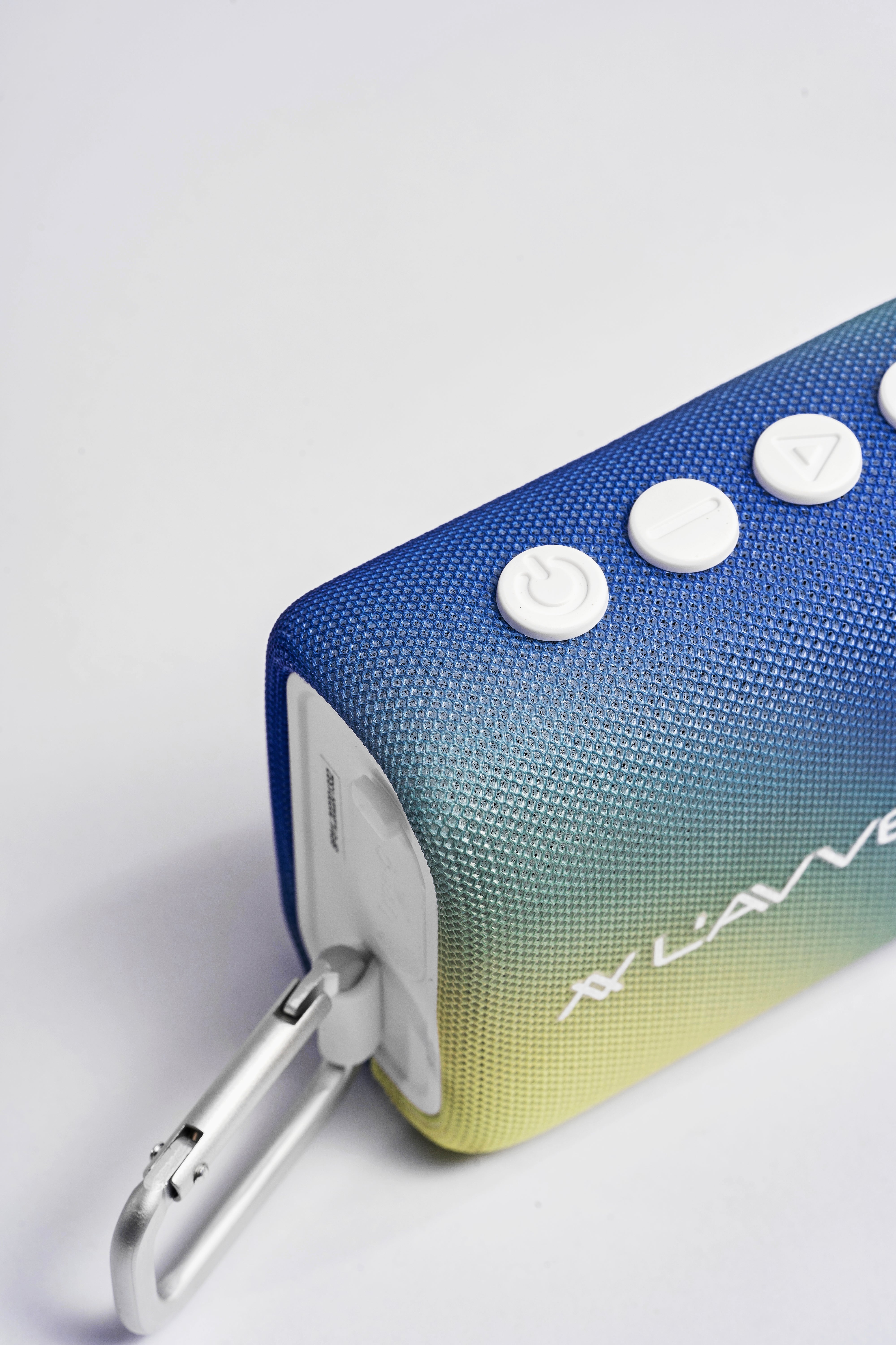 L'avvento Waterproof Speaker IPX7, 5.5W, 1500mAh, TWS, Voice Assistance, Metal Carabiner, Gradient Blue