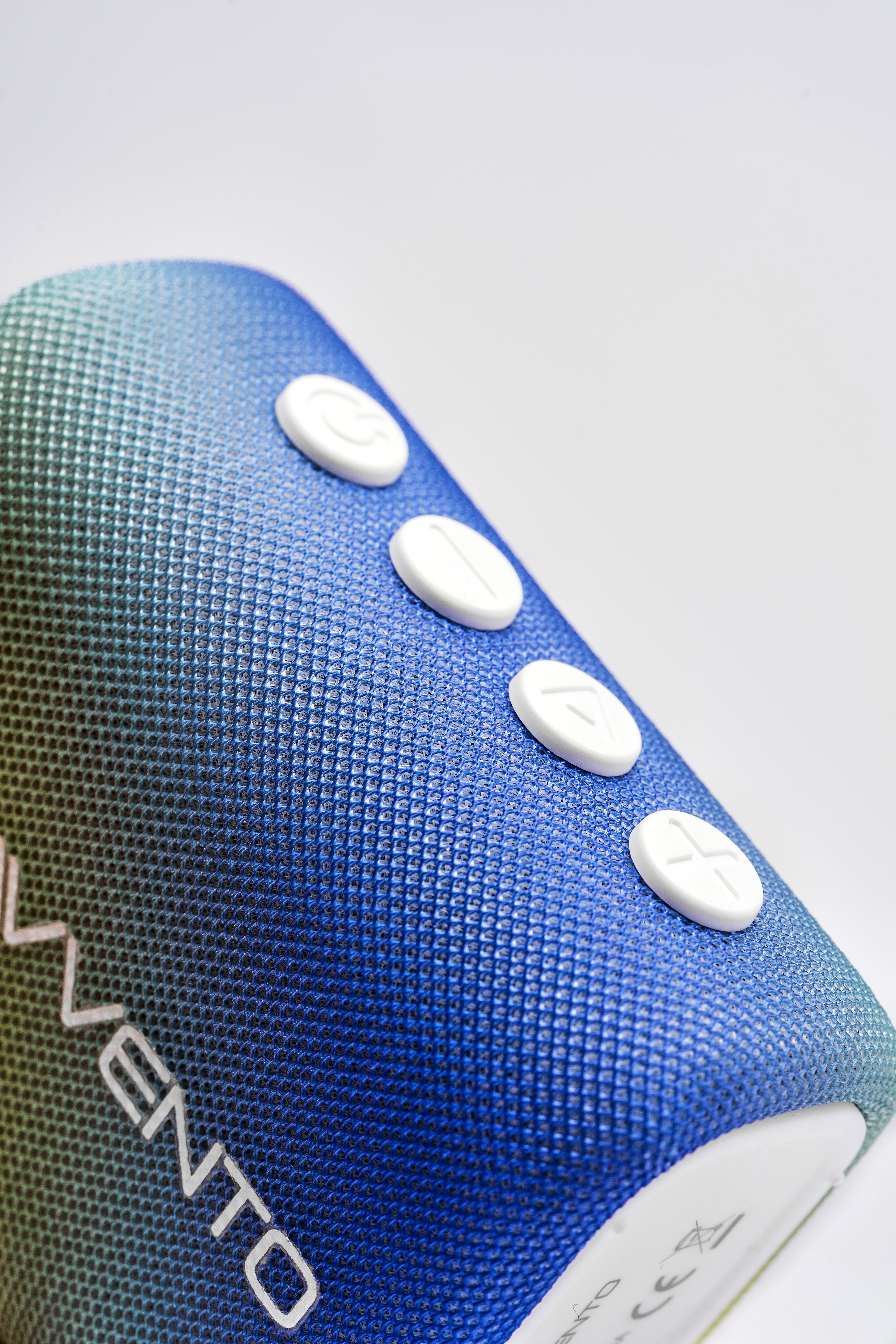 L'avvento Waterproof Speaker IPX7, 5.5W, 1500mAh, TWS, Voice Assistance, Metal Carabiner, Gradient Blue